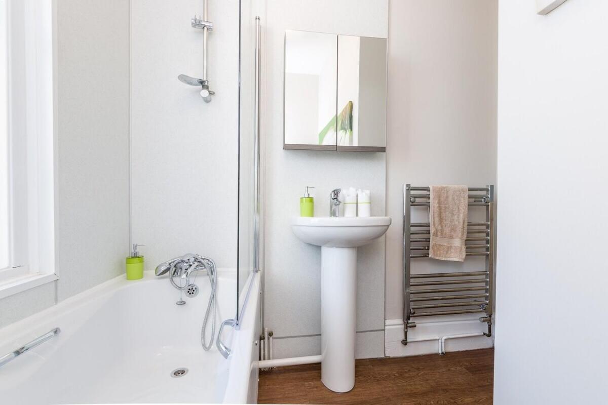 Stopover At Orchard Apartment Light And Cosy Portsmouth Rom bilde